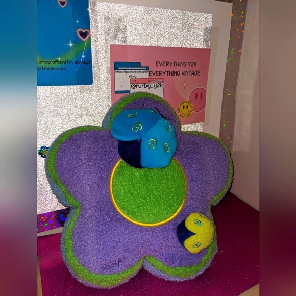 3/$20 Adorable Y2K Flower Pillow with 3D lady bugs - Picture 1 of 5